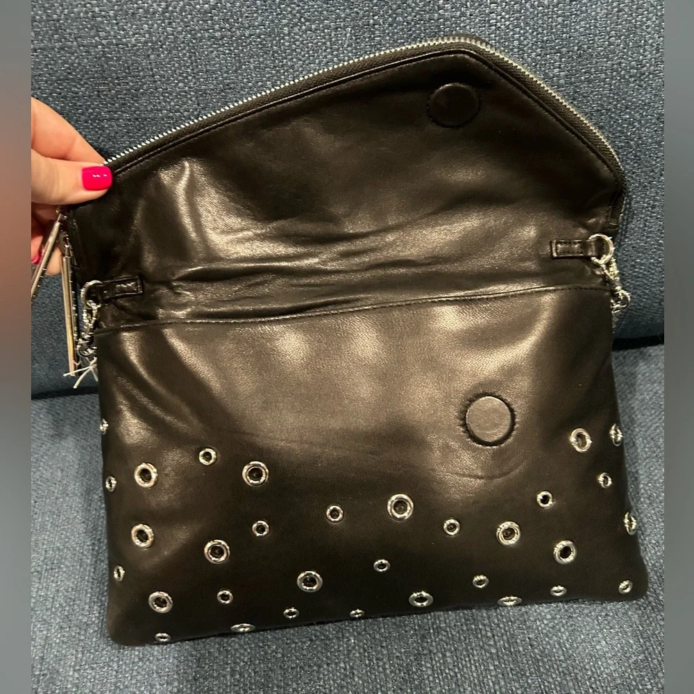 Henri Bendel's black/ silver grommet purse NWOT - Picture 5 of 10